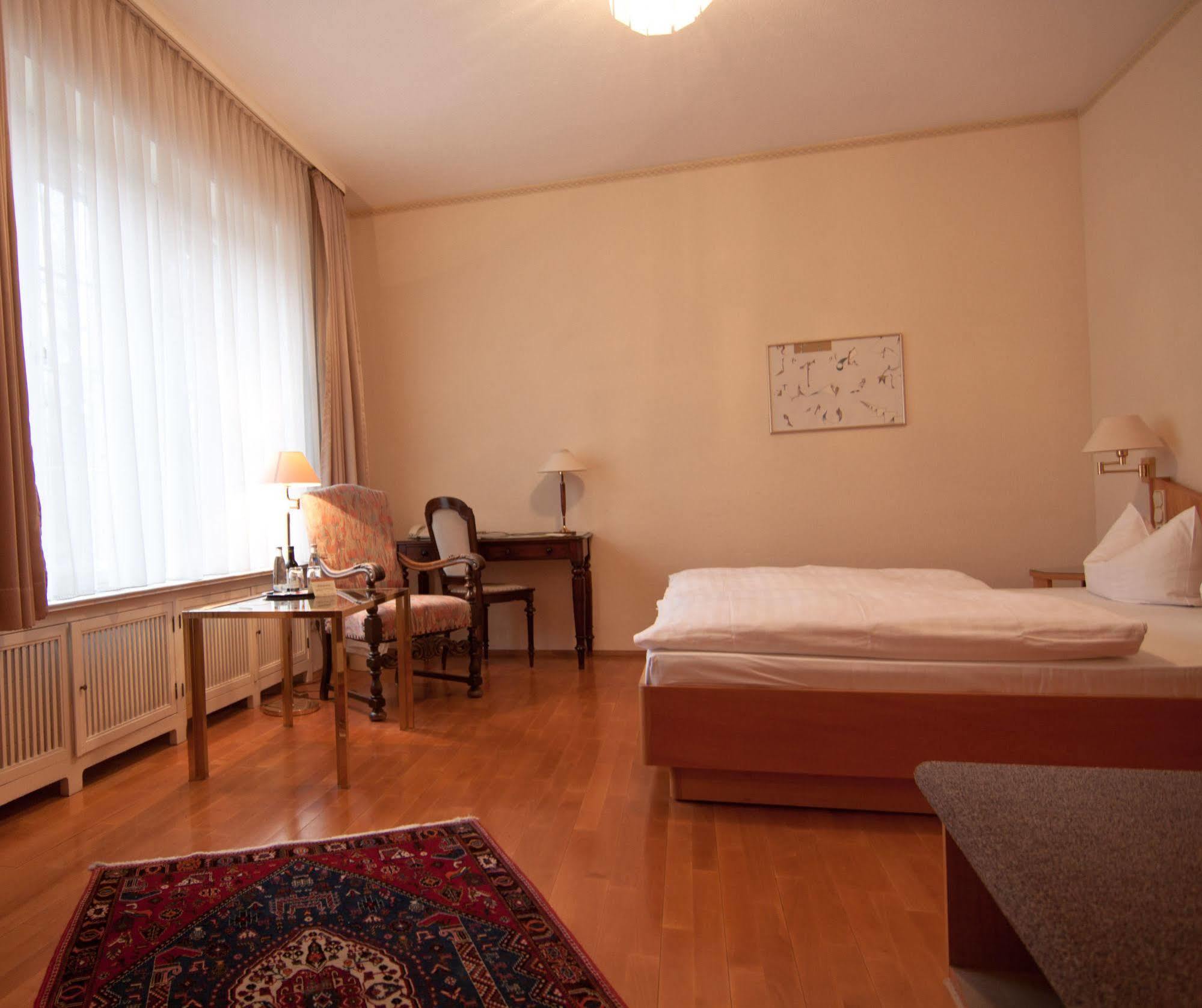 Parkhotel Unter den Linden Halberstadt Exteriör bild