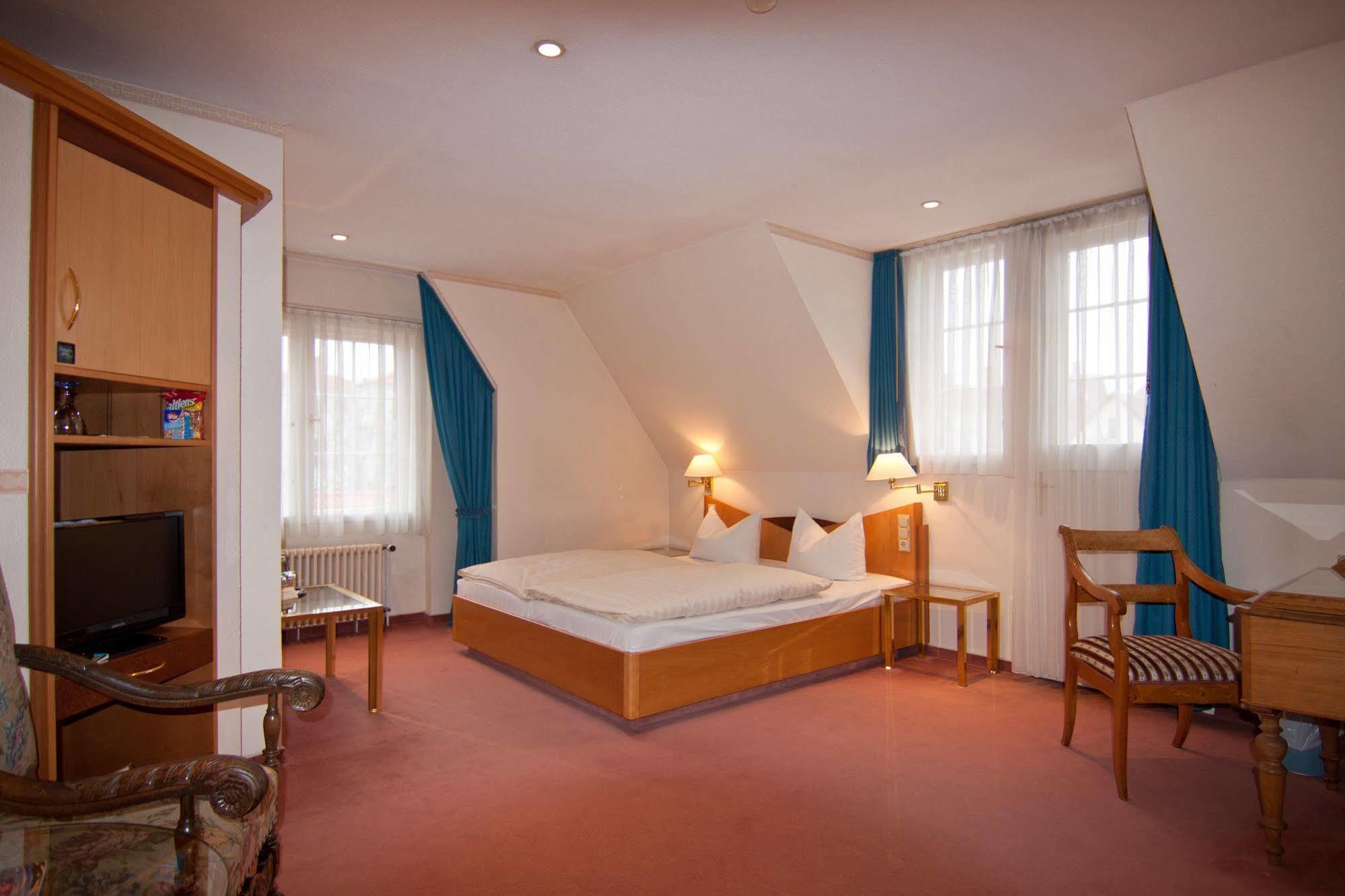 Parkhotel Unter den Linden Halberstadt Exteriör bild
