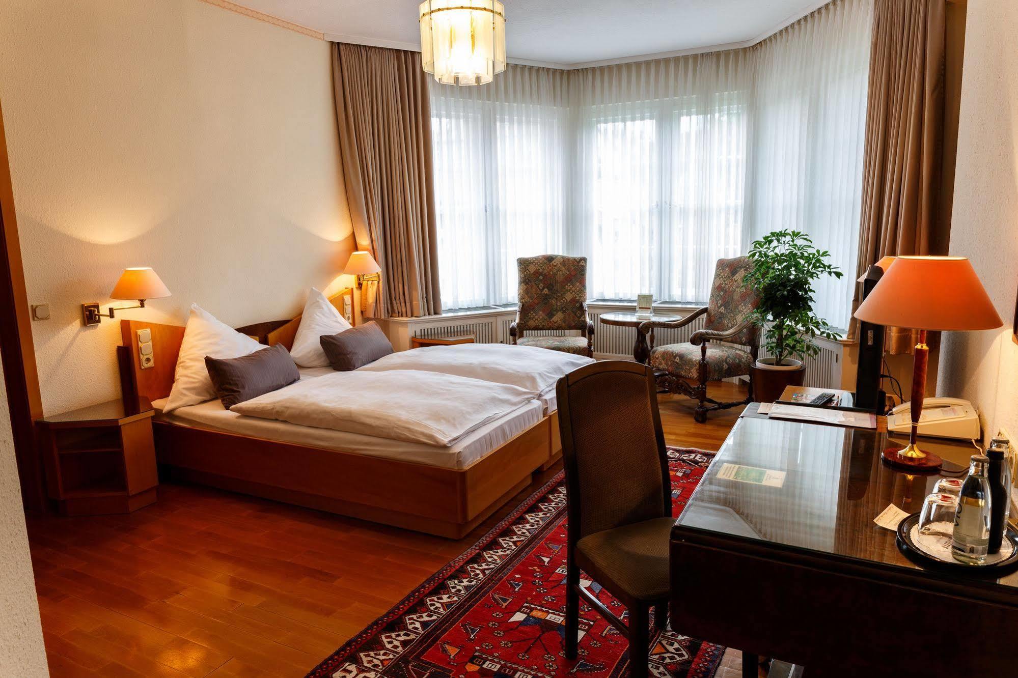Parkhotel Unter den Linden Halberstadt Exteriör bild