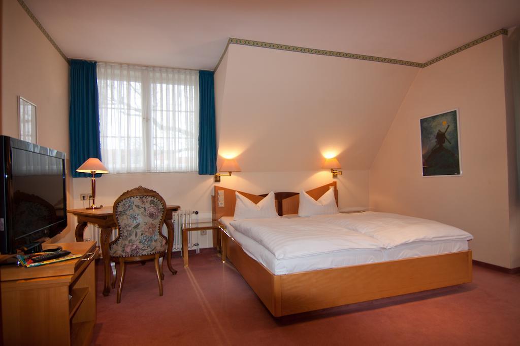 Parkhotel Unter den Linden Halberstadt Exteriör bild